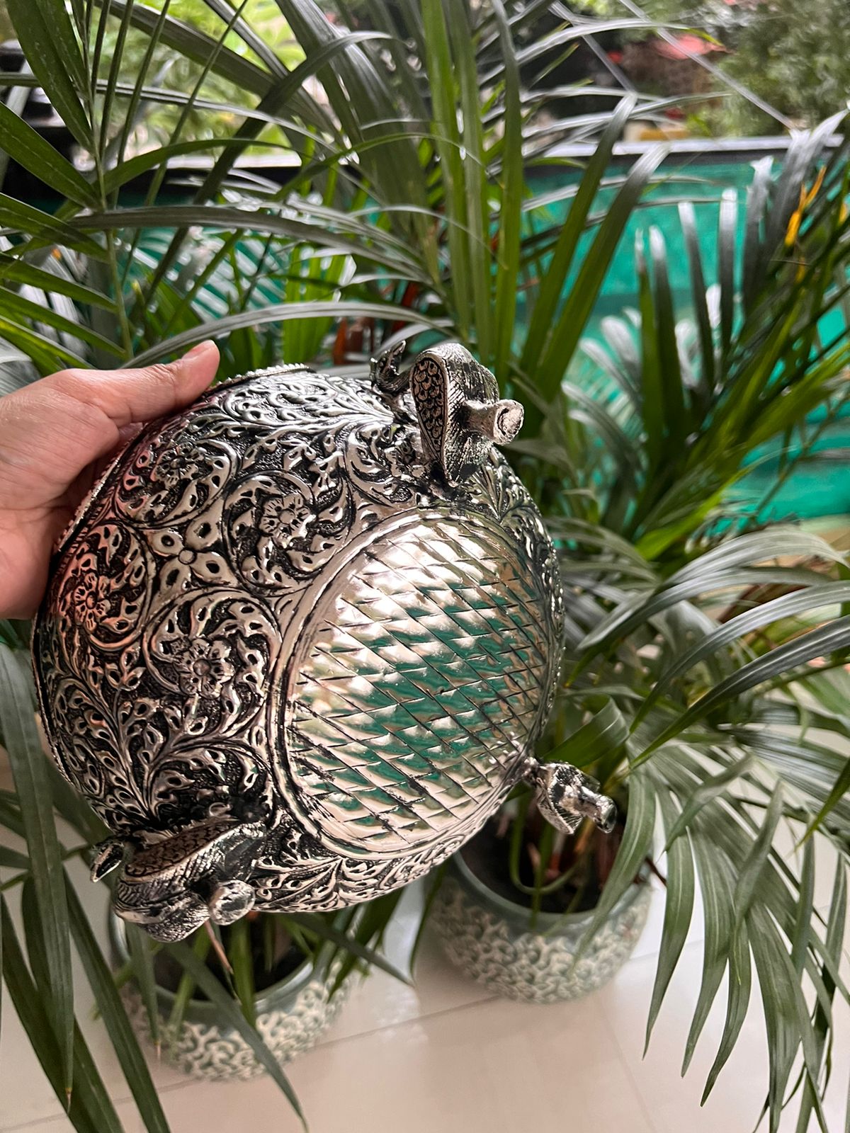 Antique finish German silver 3 legged swan urli bowl for home décor, 1 piece